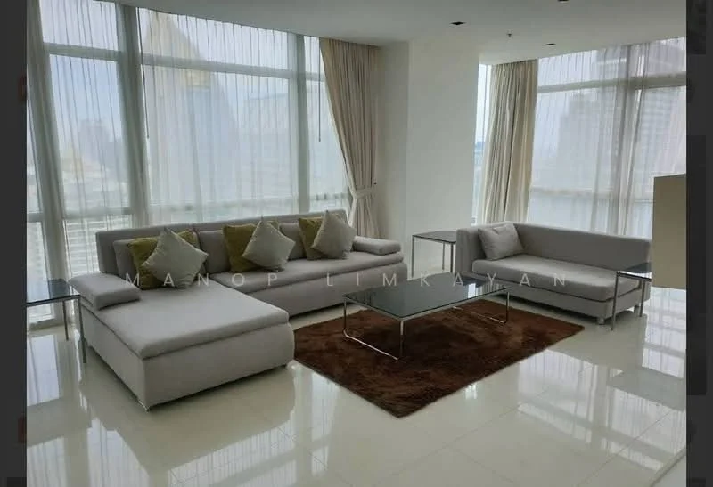 4 Bedroom condo in Athenee Residence