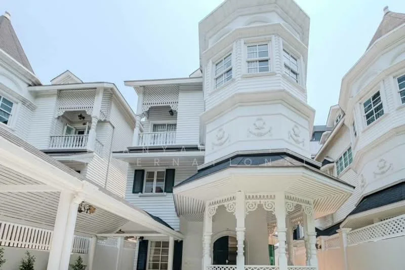 4 Bedroom condo in Fantasia Villa 2