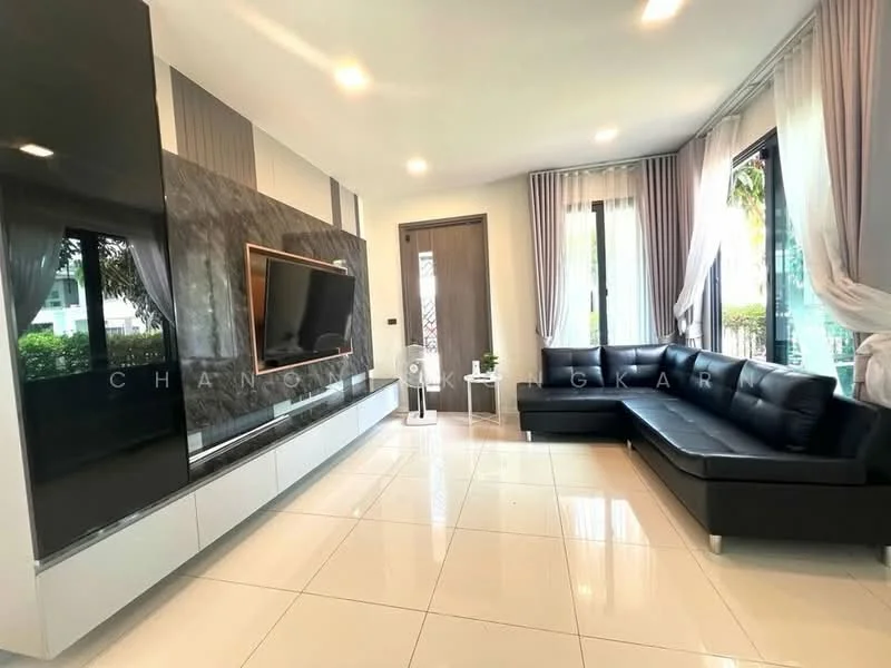 4 Bedroom condo in Britania Bangna-KM.12