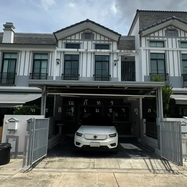 3 Bedroom condo in Indy 5 Bangna Km.7
