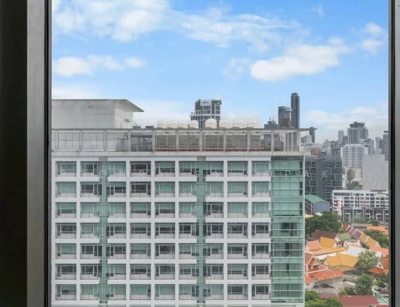 1 Bedroom condo in The Lofts Ekkamai