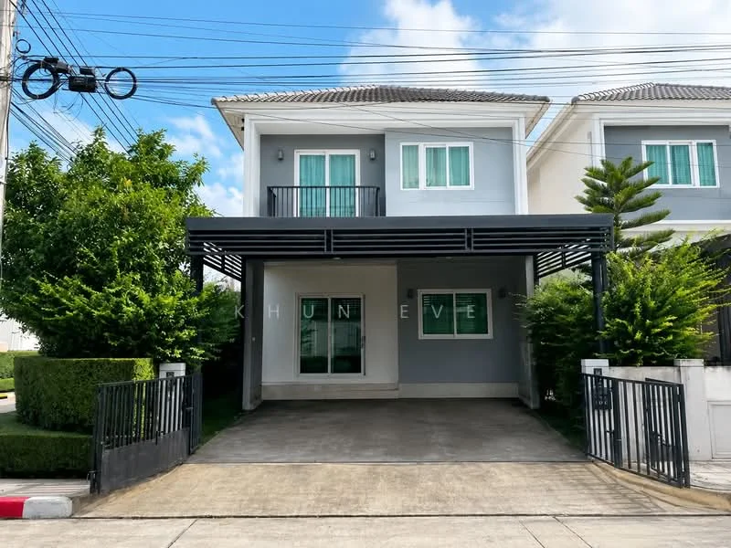 4 Bedroom condo in Chuan Chuen Park Onnut-Wongwaen