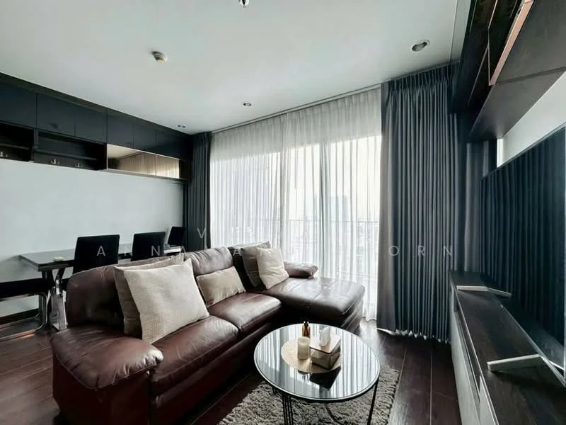 2 Bedroom condo in C Ekkamai