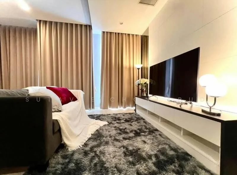 1 Bedroom condo in Noble Ploenchit