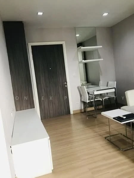 1 Bedroom condo in Urbano Absolute Sathon-Taksin