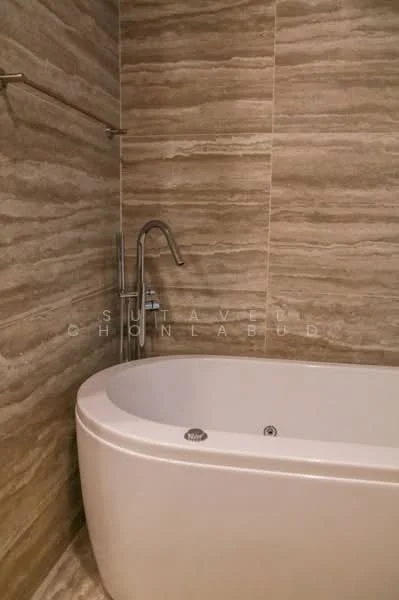 3 Bedroom condo in Celes Asoke