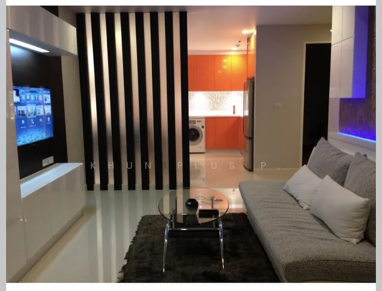 2 Bedroom condo in Wish @ Siam