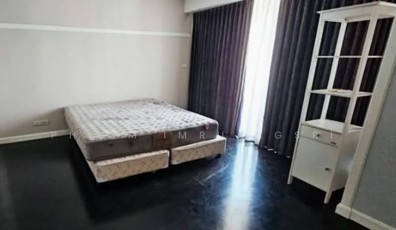2 Bedroom condo in Urbana Langsuan