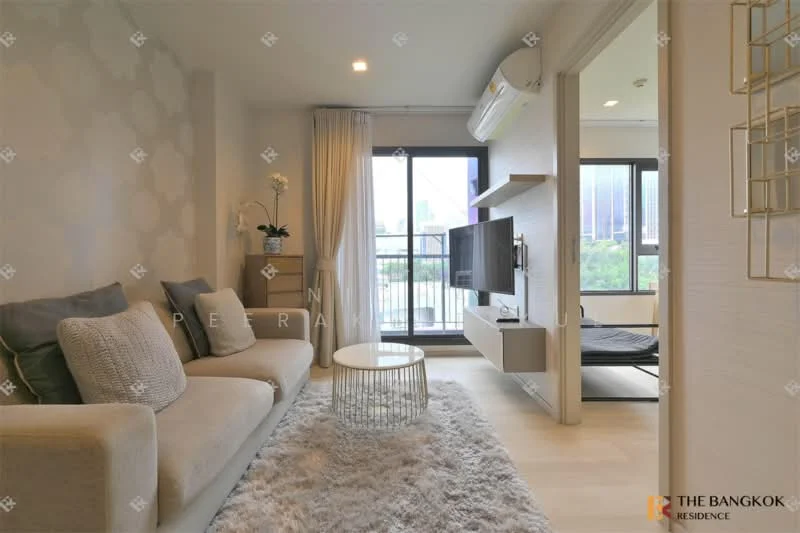 2 Bedroom condo in Life One Wireless