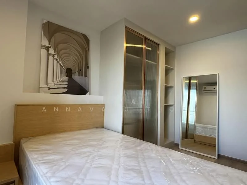2 Bedroom condo in Life Rama 4-Asoke