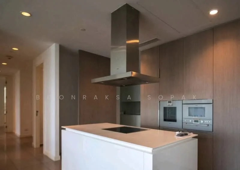 3 Bedroom condo in 185 Rajadamri