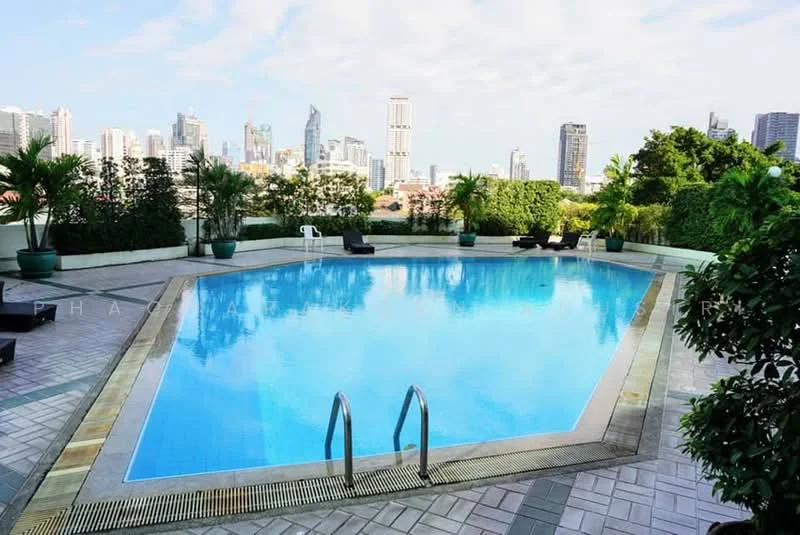 2 Bedroom condo in Baan Sukhumvit