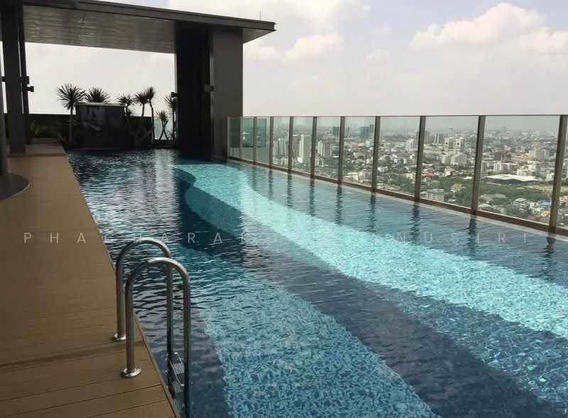 2 Bedroom condo in Rhythm Sukhumvit 42