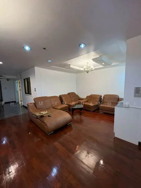 2 Bedroom condo in Crystal Garden