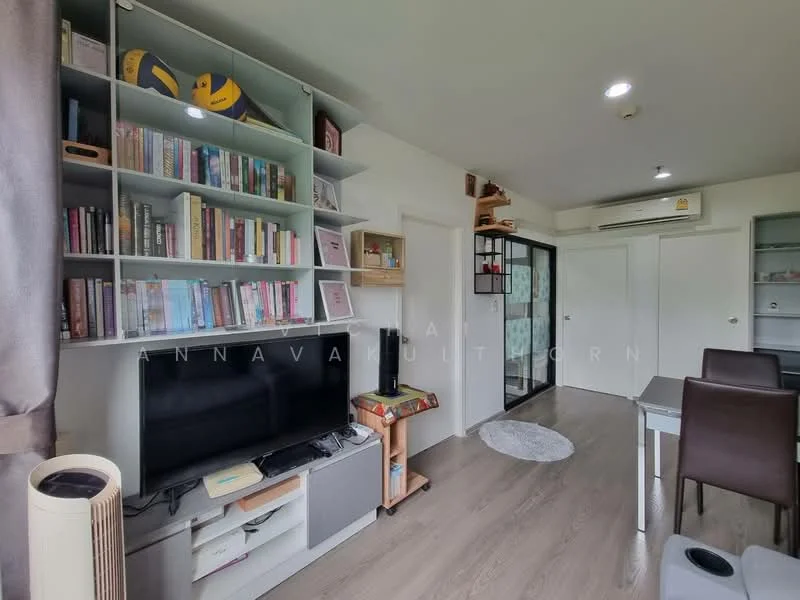2 Bedroom condo in Aspire Sathon-Taksin (Copper Zone)