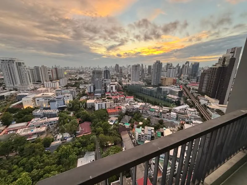 2 Bedroom condo in Rhythm Sukhumvit 44/1
