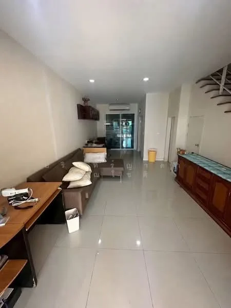 3 Bedroom condo in Baan Klang Muang Sathorn-Taksin 2