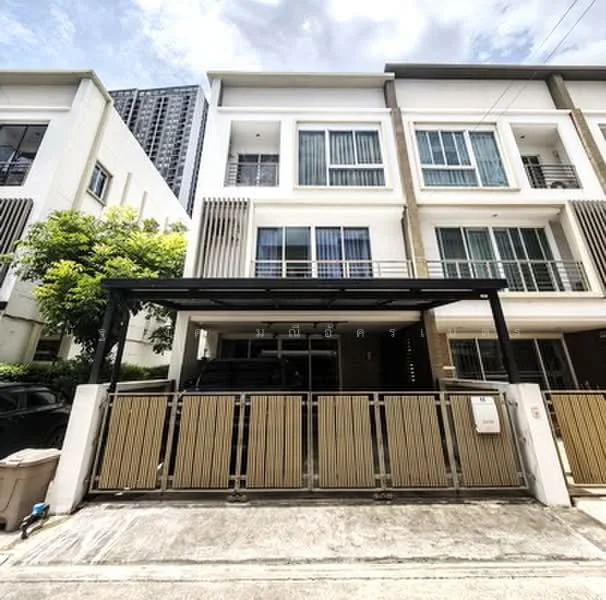 4 Bedroom condo in Lumpini Town Residence Ladprao Station