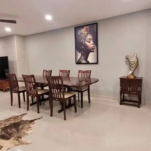 2 Bedroom condo in Baan Phrom Phong