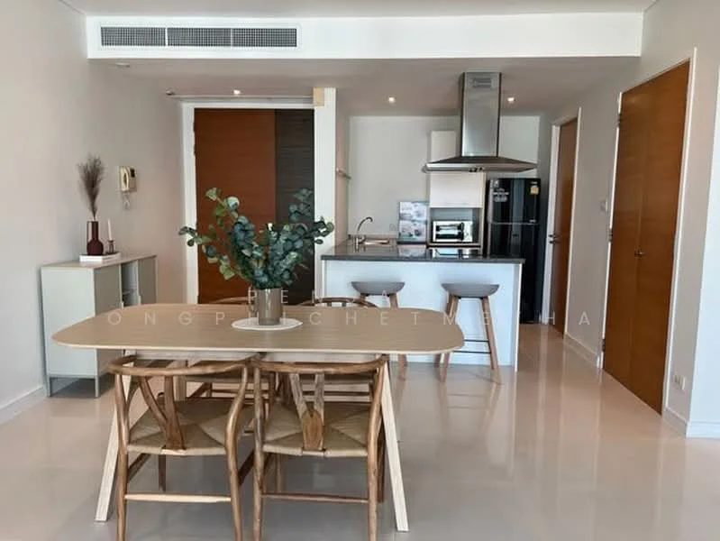 2 Bedroom condo in Fullerton Sukhumvit