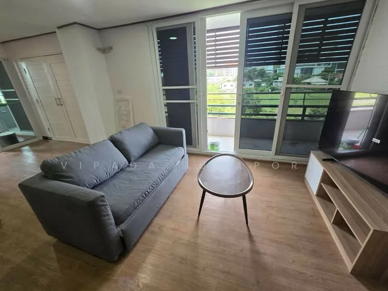 3 Bedroom condo in Charoennakorn River Place