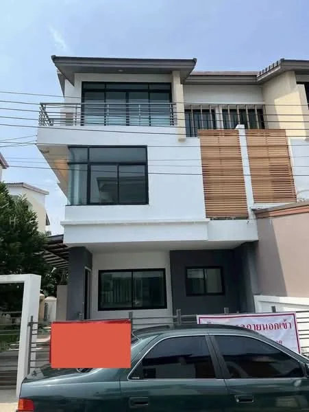 3 Bedroom condo in Viridian Ratchapruek
