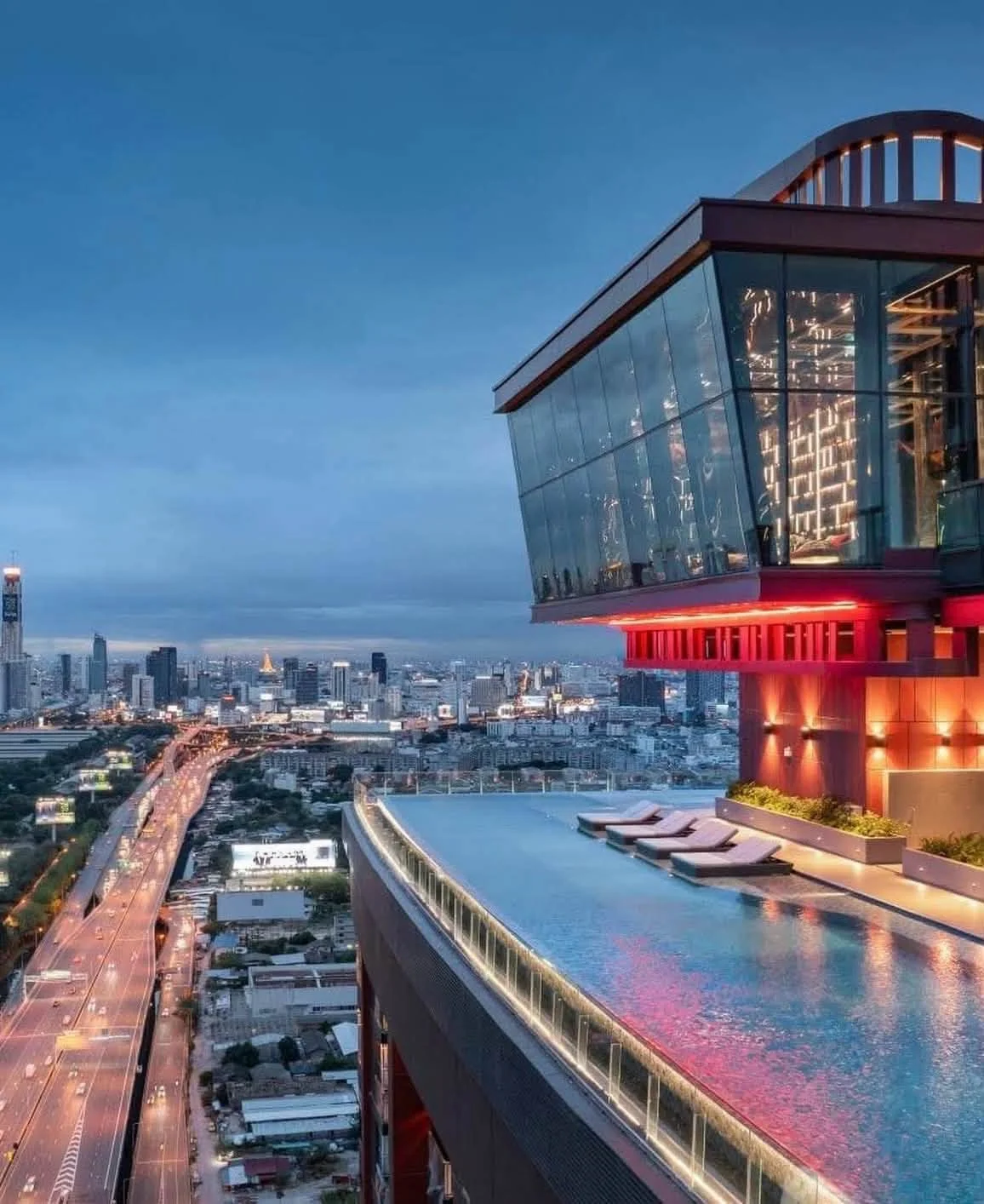 1 Bedroom condo in Life Asoke Hype