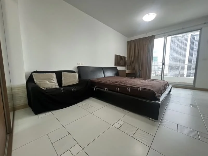1 Bedroom condo in Supalai River Place Charoen Nakorn