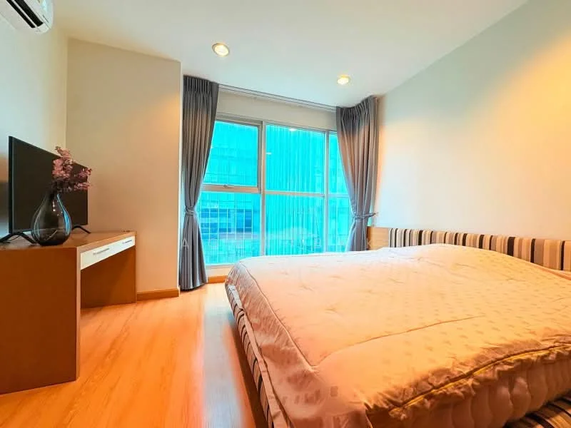 2 Bedroom condo in The Address Siam