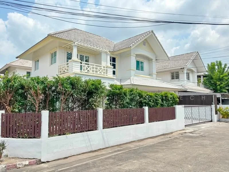 4 Bedroom condo in Baan Suan Racha Kaset – Nawamin
