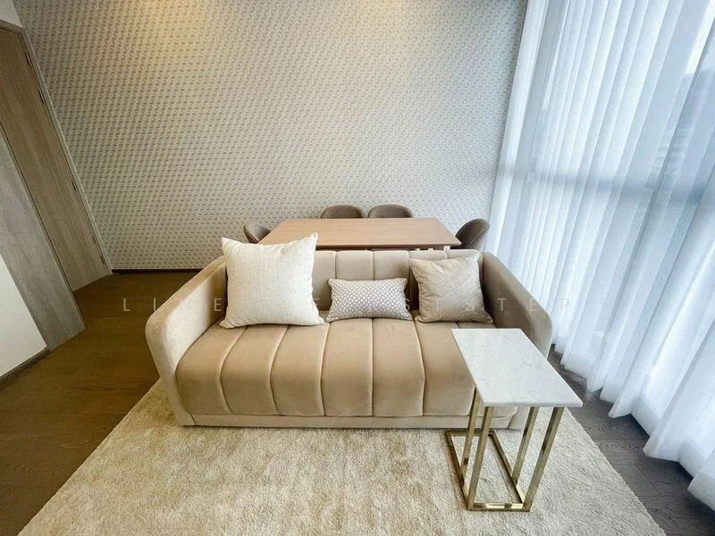2 Bedroom condo in Park Origin Phayathai