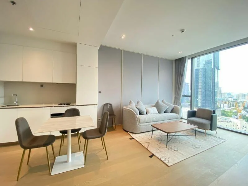 1 Bedroom condo in The Strand Thonglor