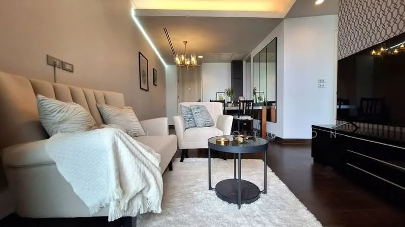 2 Bedroom condo in The Lumpini 24
