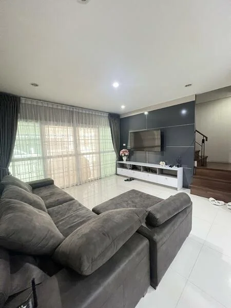 3 Bedroom condo in Panasiri Residences Kaset - Nawamin