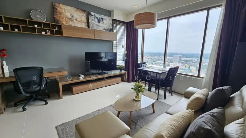 1 Bedroom condo in The Emporio Place