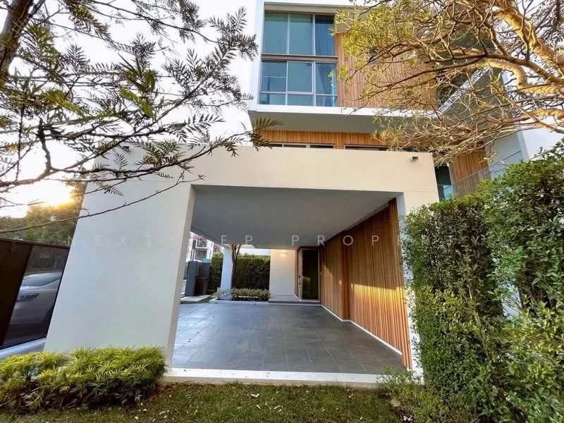 4 Bedroom condo in VIVE Krungthep Kreetha