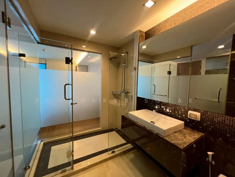2 Bedroom condo in The Address Sukhumvit 61
