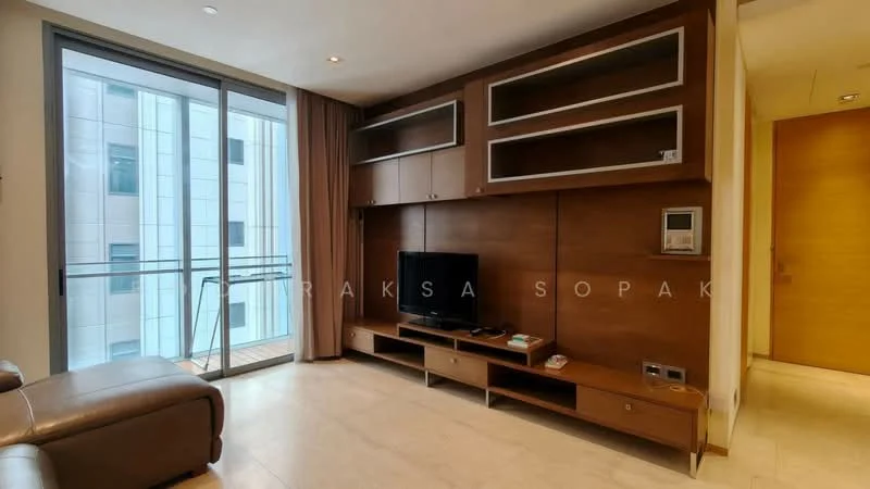 2 Bedroom condo in The Legend Saladaeng