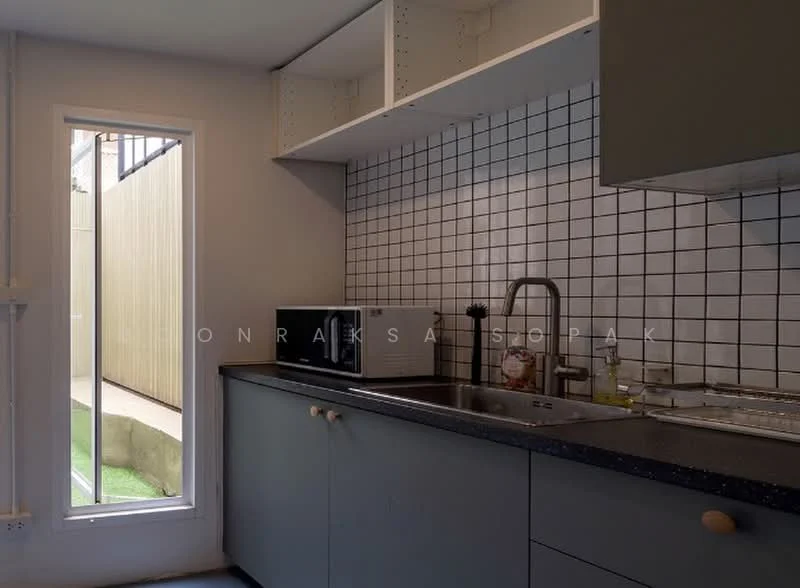 3 Bedroom condo in Khlong Tan Niwet Village