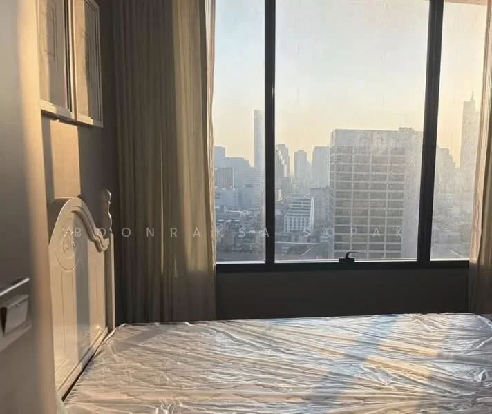 2 Bedroom condo in M Silom
