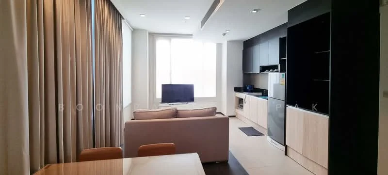 2 Bedroom condo in The Edge Sukhumvit 23