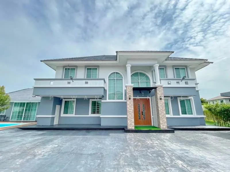 5 Bedroom condo in Baan Suan Neramit Watcharapol-Permsin