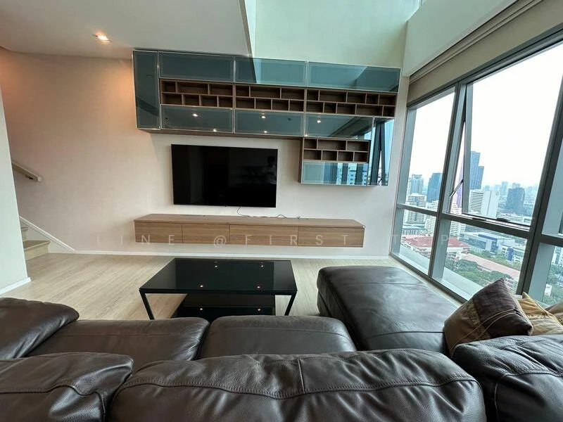 2 Bedroom condo in The Room Sukhumvit 21