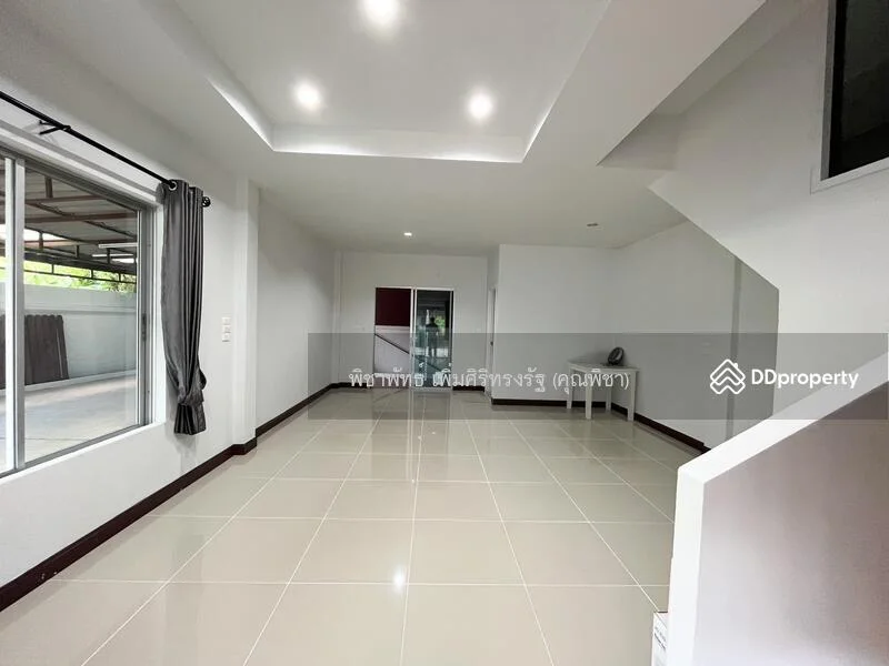 4 Bedroom condo in Prachasuk lake & Mall