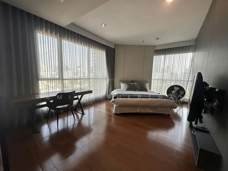 2 Bedroom condo in The Address Chidlom