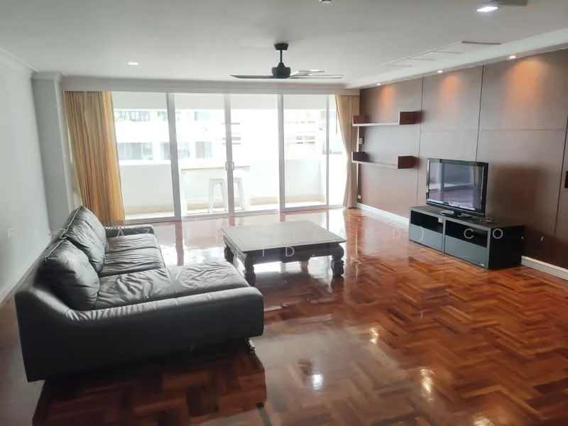 4 Bedroom condo in Sachayan Court