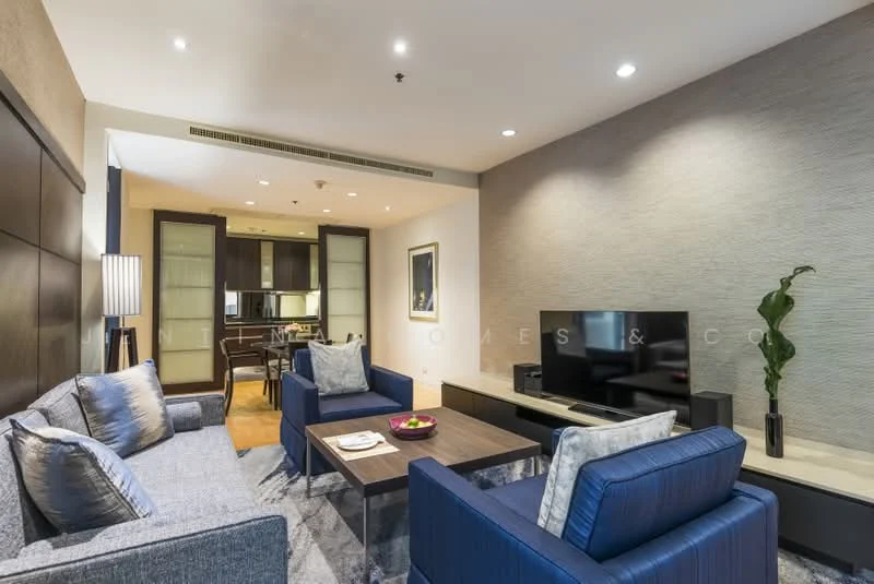 1 Bedroom condo in Emporium Suites by Chatrium