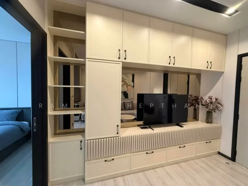 1 Bedroom condo in The Room Phaya Thai