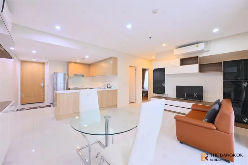 2 Bedroom condo in Villa Asoke