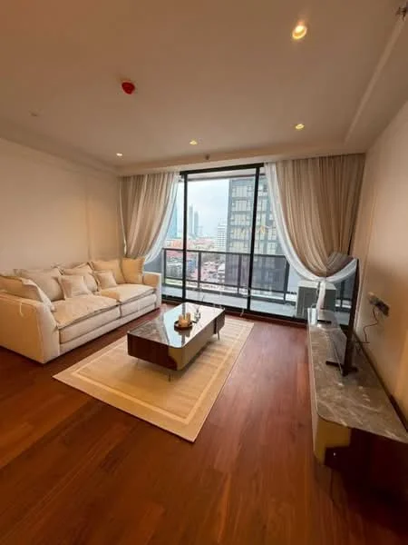 3 Bedroom condo in Altitude Symphony Charoenkrung